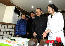 박재완 장관, 원주 결식아동 도시락 급식업체 방문