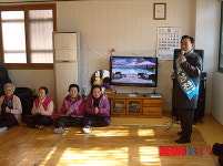 이상천 예비후보, 지역 경로당 방문 큰 절 올려