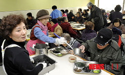 길음종합사회복지관, 어르신들께 오곡밥과 나물정식 제공