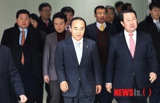 입경하는 국회대표단