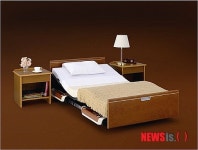 환자와 간병인을 위한 의료 전동침대 인기