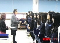 보은 출향 기업인 9년 째 장학금 전달
