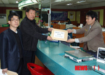 철원군도 1호선 되찾기 청원서 전달