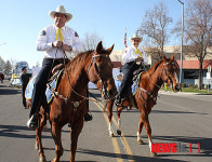 시가행진 선도하는 기마경찰