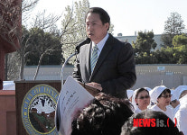 축사하는 서정일 대한인국민회 대표