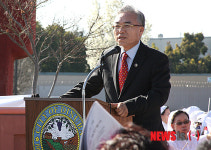 축사하는 박상원 미주한인재단 총회장