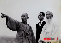 故 함석헌 선생 탄생 111주년, LA 세미나에 전시된 생전 모습