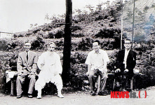故 함석헌 선생 탄생 111주년, LA 세미나에 전시된 생전 모습