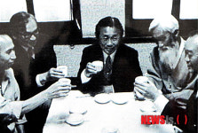 故 함석헌 선생 탄생 111주년, LA 세미나에 전시된 생전 모습