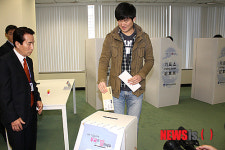 LA 재외선거, 첫 투표자 김승재씨