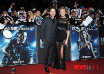 배틀십의 두 주연배우 테일러 키취-브루클린 데커