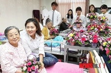 구미대 홍보대사 학생들 노인병원서 봉사활동