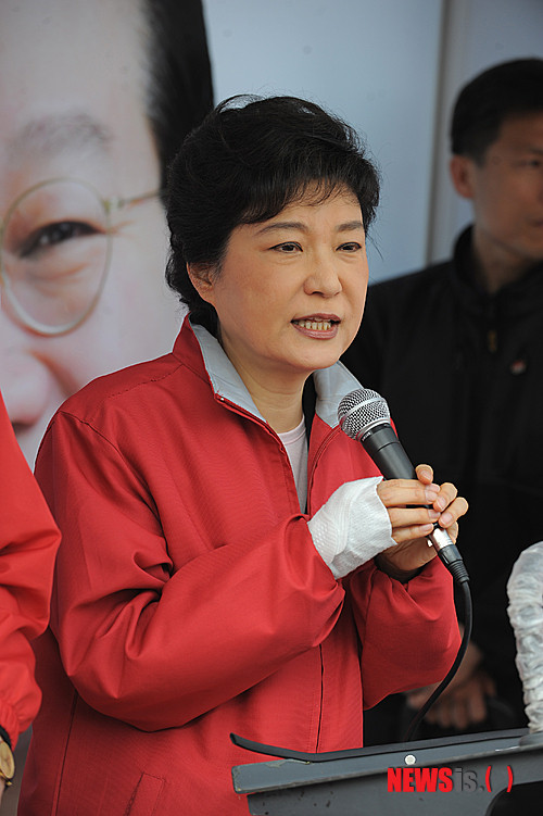 박근혜, 대구에서 김문수 후보 지지유세…보수 세력 결집 신호 와닿아