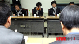 수원중부경찰서 찾은 수원 살인사건 유가족