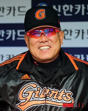 미소 짓는 롯데 양승호 감독