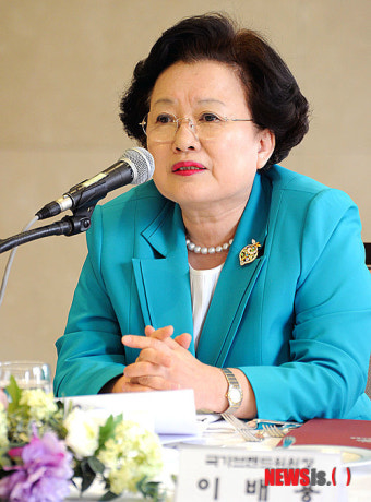 인사말 하는 이배용 국가브랜드위원장