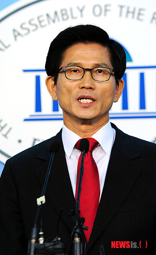 김문수 대선 출마 검토는 없다, 윤석열 탄핵 반대