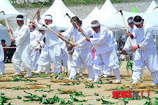 민속예술경연대회 대상을 수상한 새밭 파기 농요