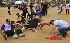 줄다리기 해프닝