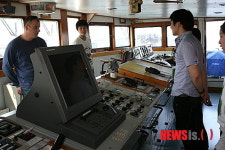 그린피스 배가 원래는 군함이었네