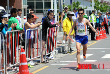 1위로 달리는 정석근