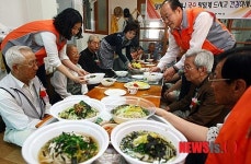 사상우체국, 어버이날 경로당 위안잔치