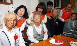 부산 사상우체국, 어버이날 경로당 위안잔치