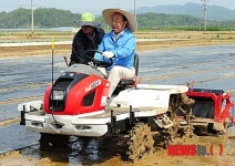 벼농사재배 신기술 시연회 및 농업인과의 현장대화