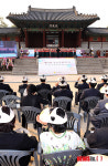 경희궁에 울려 퍼지는 종로구합창단의 화음