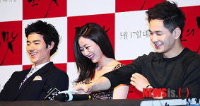 영화 돈의 맛, 밝은 표정만큼 흥행도!