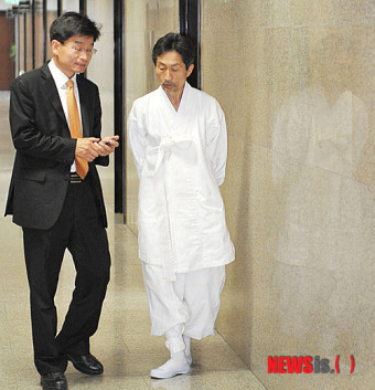심각한 강기갑 혁신비대위원장