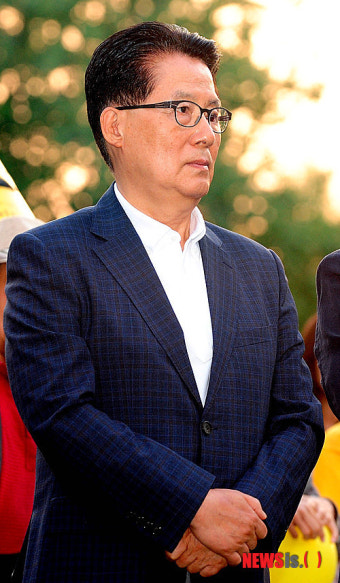 노무현 전 대통령 추모 문화제 참석한 박지원 위원장