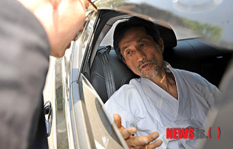 지시하는 강기갑 혁신비대위원장