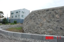 제주 아라지구 공영주차장 석축 쌓아 집단민원 우려