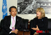 유엔해양법 설명하는 UN사무총장 특보와 법률고문