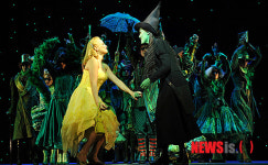 풍성한 볼거리, 뮤지컬 위키드