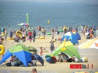 대천해수욕장 12만 인파, 수상안전요원 없어 ‘비상’