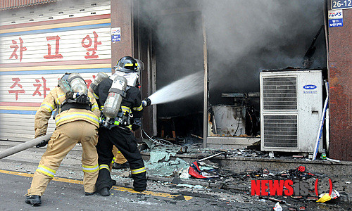 서울 중구 신당동 봉제공장 화재로 1명 사망, 4명 부상...남은 건물 10여 명 안전 확인 중