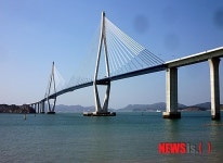 위용 드러낸 목표대교