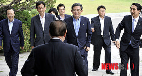 헌정회관 방문한 새누리당 원내대표단