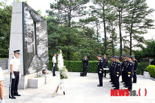 구국경찰충혼비 참배