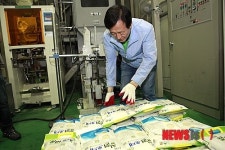 정몽준 전 대표, 철원 미곡종합처리장 찾아 현장 체험