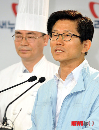 기자간담회 갖는 김문수 지사