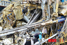 전쟁터 같은 화성 팔탄 폭발현장-실종자 수색