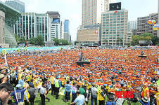 서울광장에 모인 택시노동자들