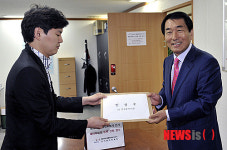 대통령 예비후보 등록하는 안상수 전 인천시장