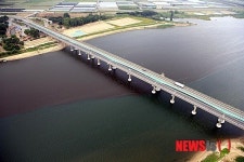 사문진교 위에서 본 낙동강