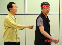 정부-화물연대 첫 협상 시작