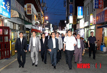 구로동 일대 상가 찾아 치안 살피는 김용판 청장