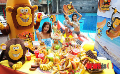 쫄깃한 몽키바나나 도넛으로 짜릿한 여름나기~